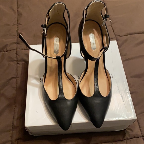 Dorothy Perkins Black High Heels - Picture 2 of 6